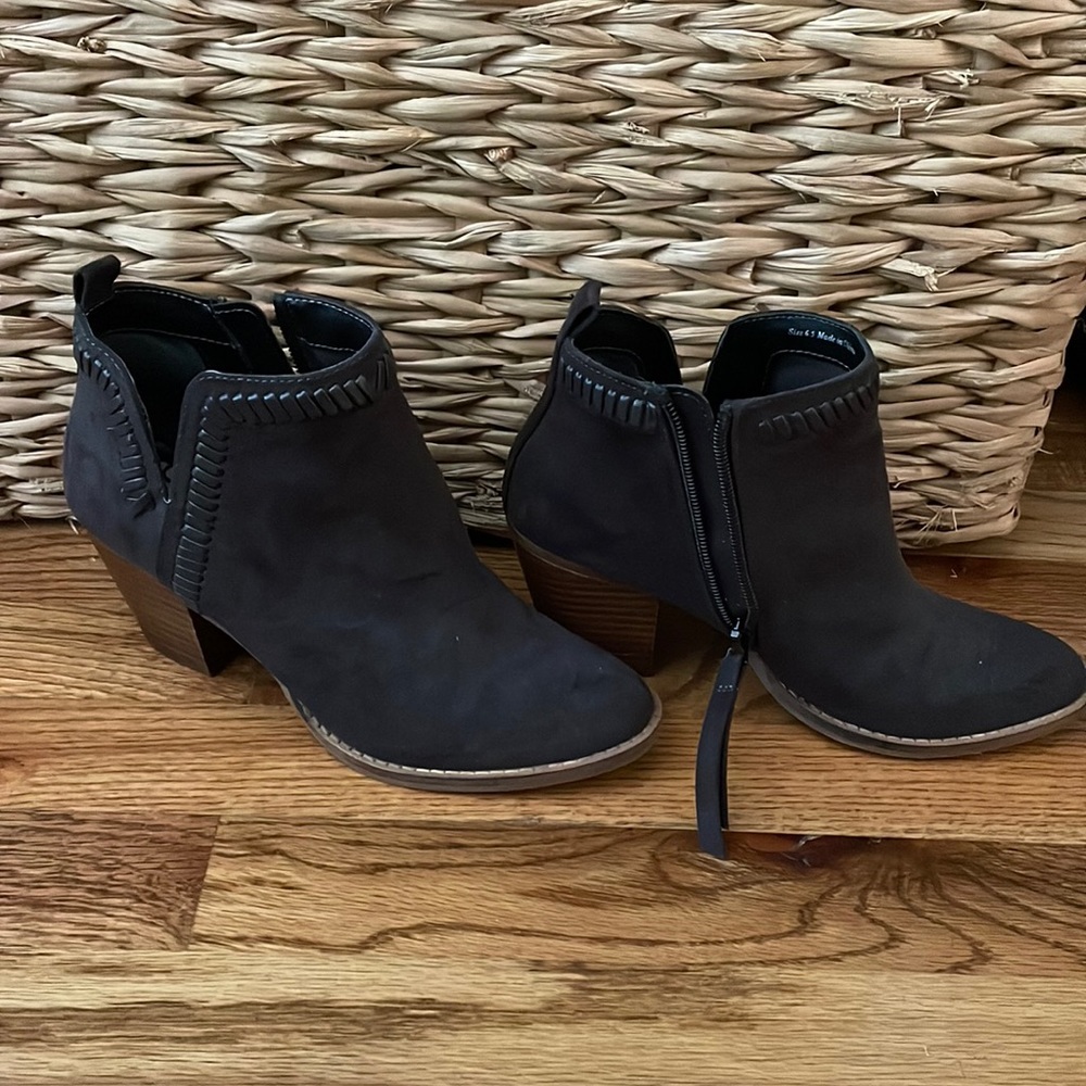 Dolce Vita bottle dark grey 6 1/2